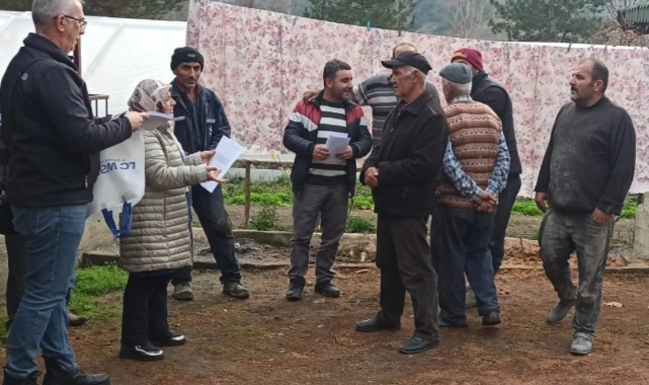 Ekipler sahada bilgilendirme yapıyor