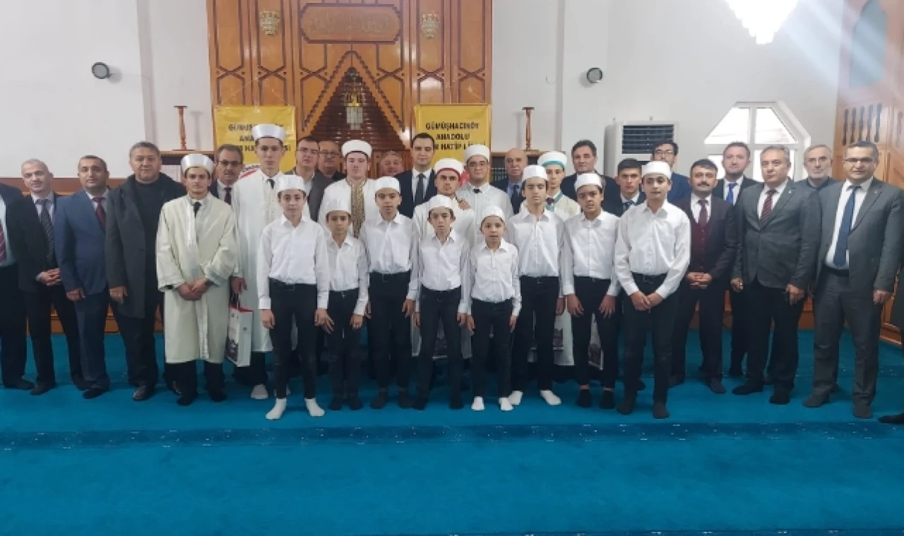 Genç hatipler hutbe okuma yarışması il birincisi Suluova’dan