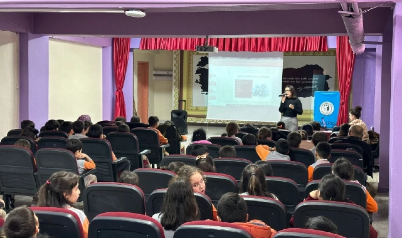 İlkokul öğrencilerine kişisel bakım eğitimi verildi