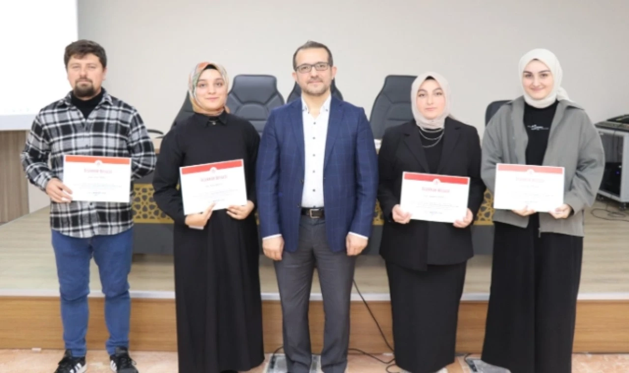 İstiklal Şairi Mehmet Akif Ersoy Öğrenci Paneli Düzenlendi
