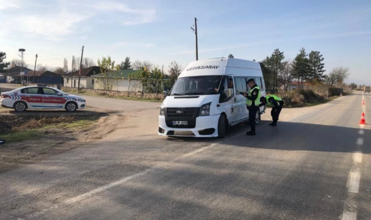 Jandarma Ekiplerinden “Kış Lastiği” Denetimi