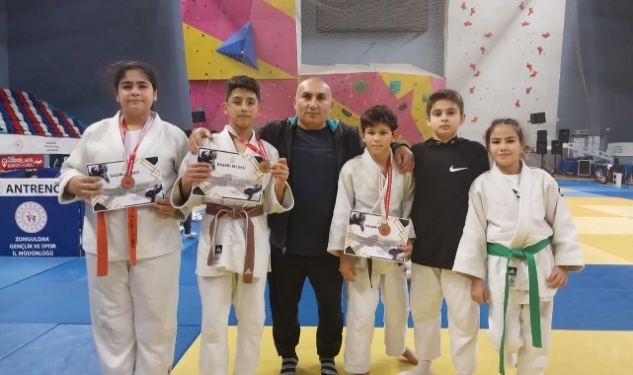 Judo turnuvasından derecelerle döndüler