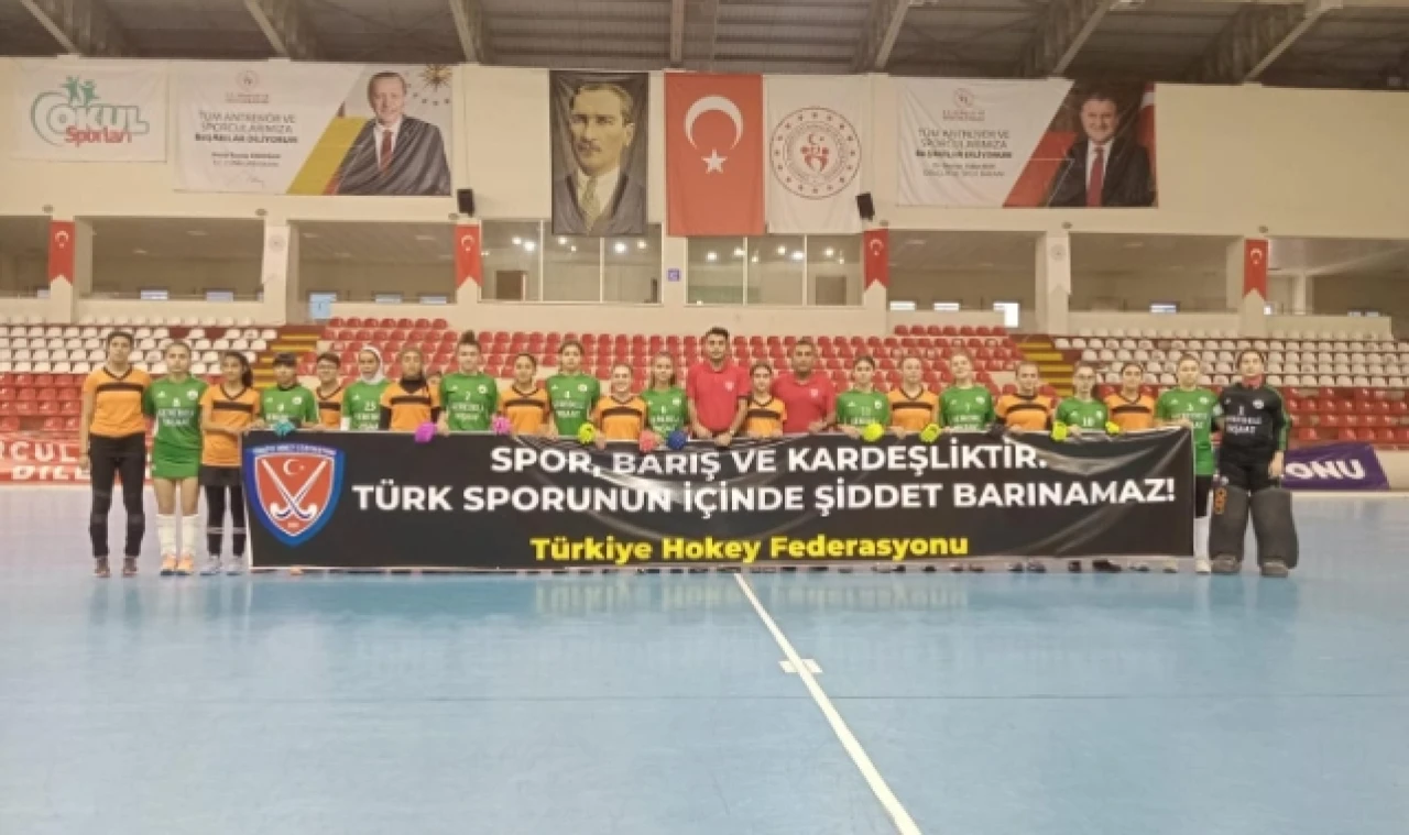 Kadınlar Salon Hokeyi başladı