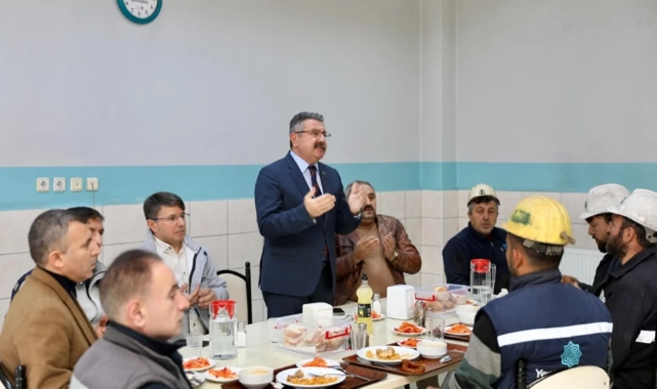 Kargı Maden İşçileriyle Aynı Sofrayı Paylaştı