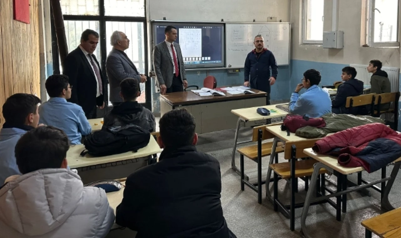 Kaymakam Büyükkaymakcı, Öğrencilerle Bir Araya Geldi