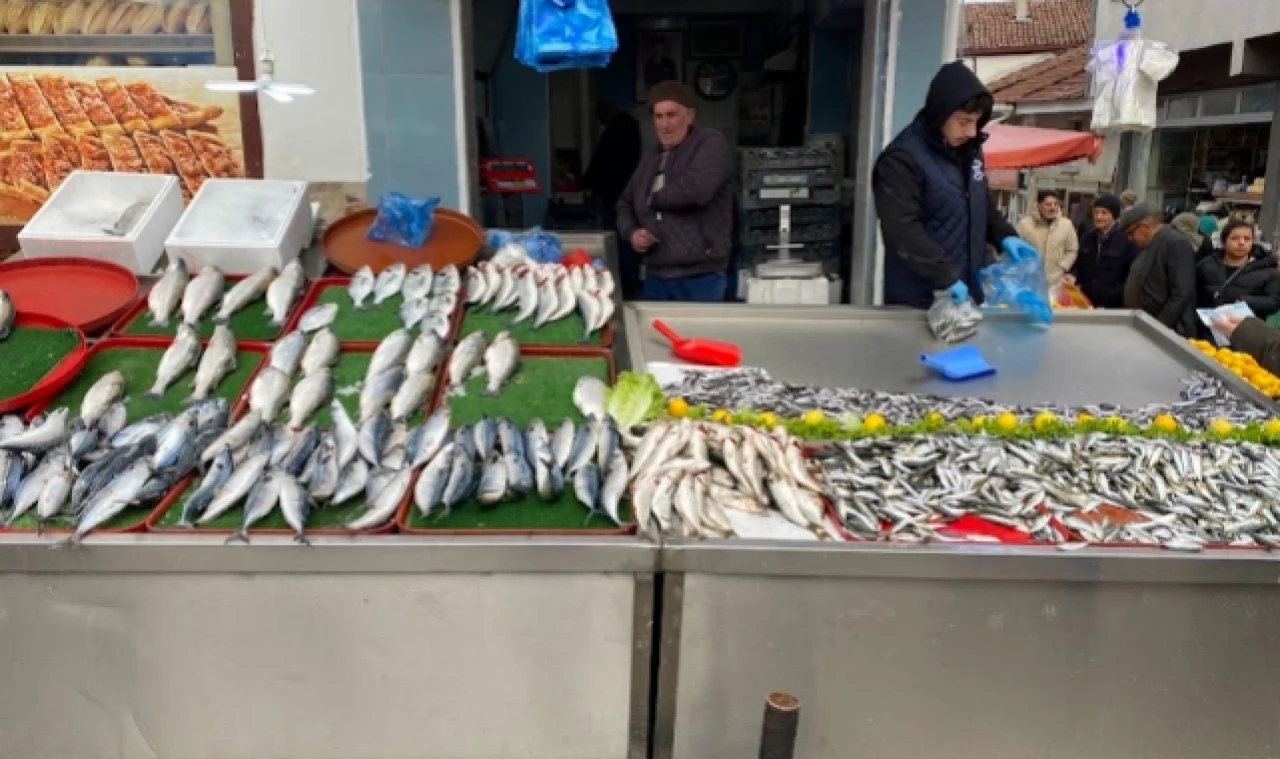 Merzifon’da balık tezgahları boş