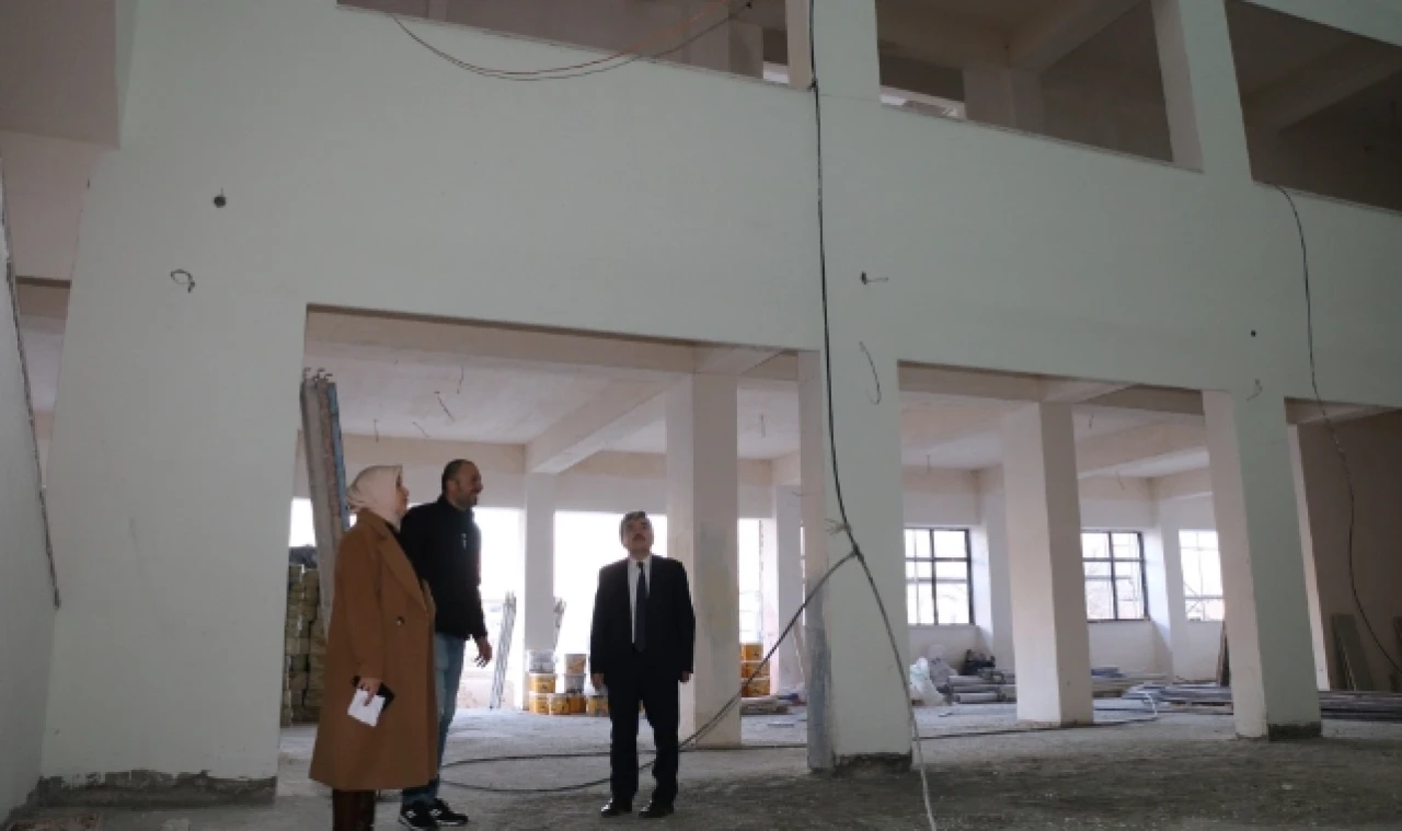 Müdür Türkmen 24 Derslik Okul İnşaatında İncelemelerde Bulundu