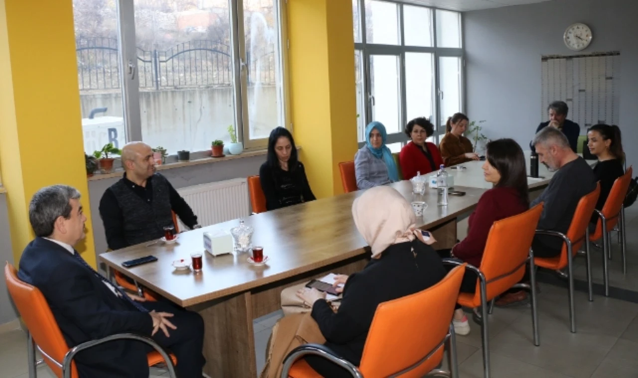 Müdür Türkmen, Bilim ve Sanat Merkezini Ziyaret Etti