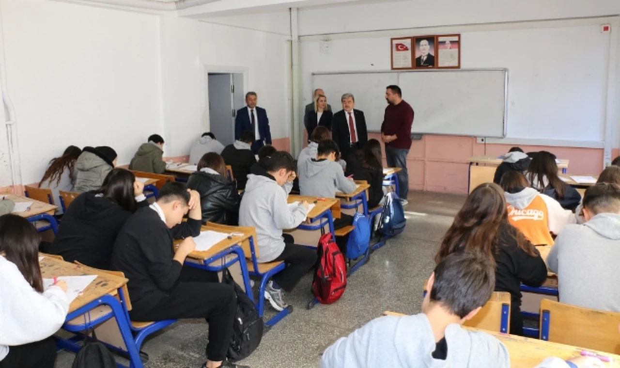 Müdür Türkmen, Öğrencilerin Heyecanına Ortak Olmaya Devam Ediyor