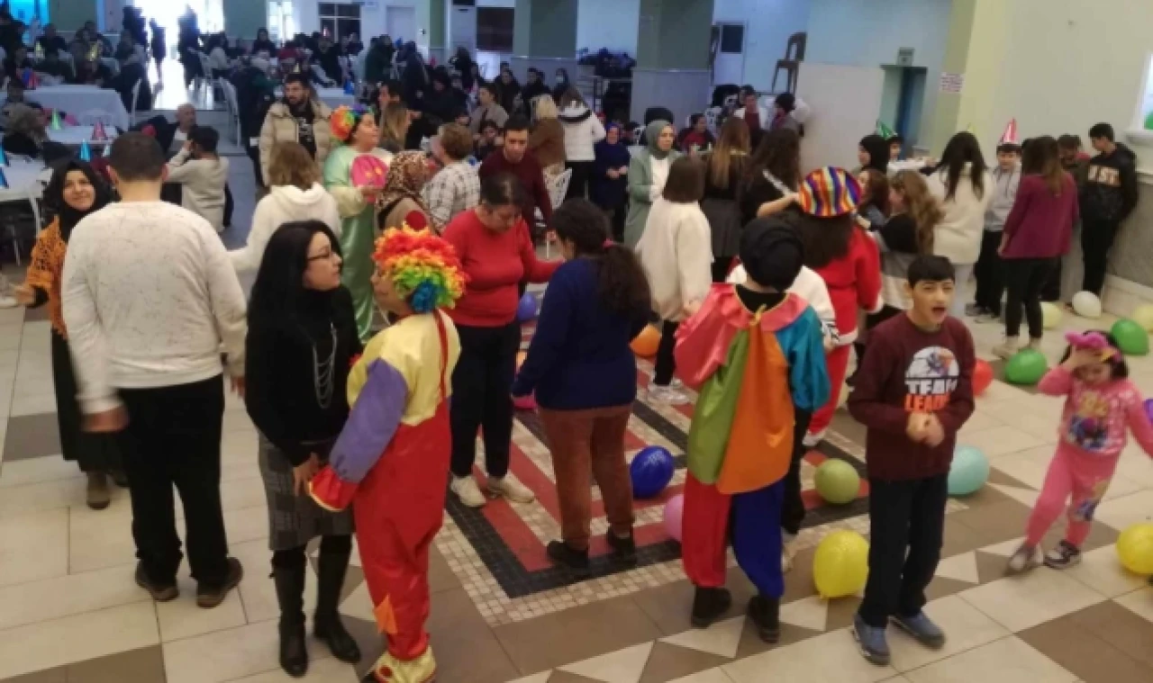 Özel Çocuklar Yılbaşı Etkinliğinde Buluştu