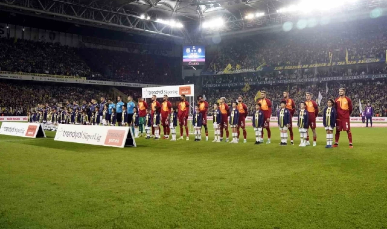 Trendyol Süper Lig: Fenerbahçe: 0 - Galatasaray: 0