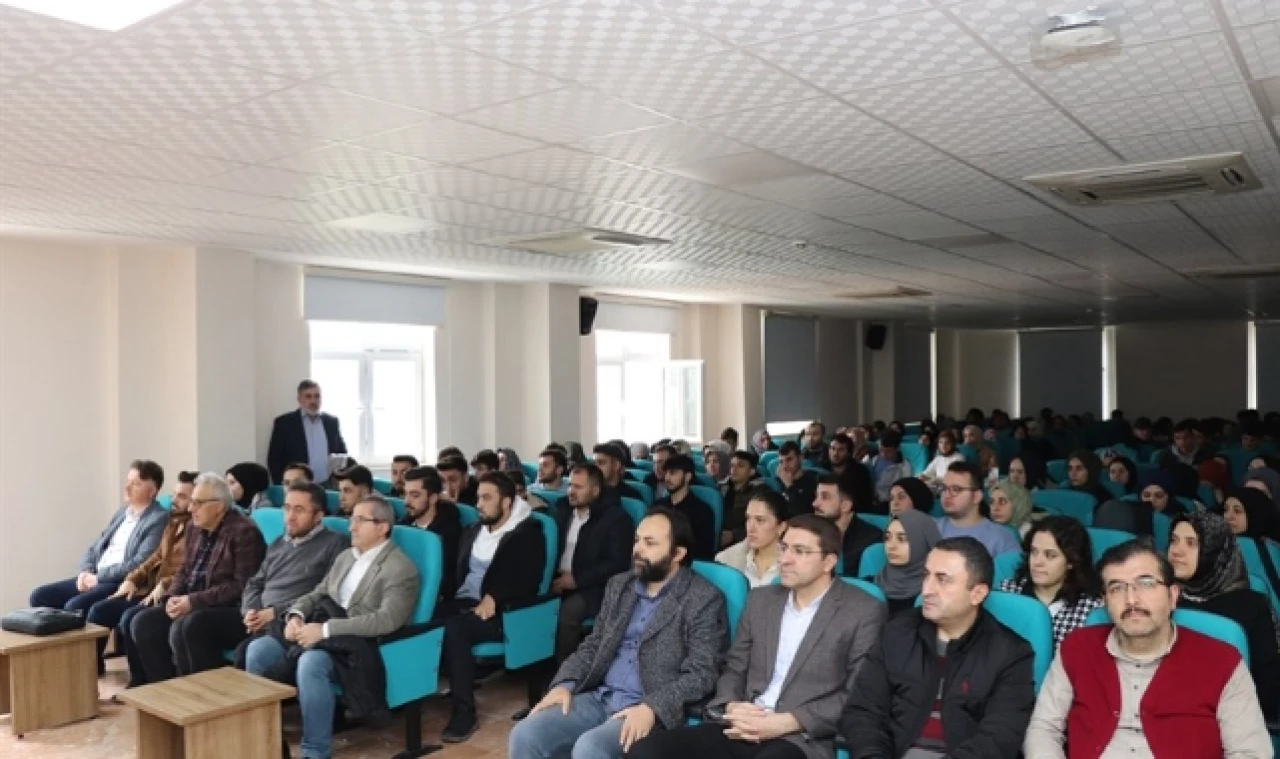 Yapay zeka ile Arapçayı öğrenme ve öğretme konferansı düzenlendi