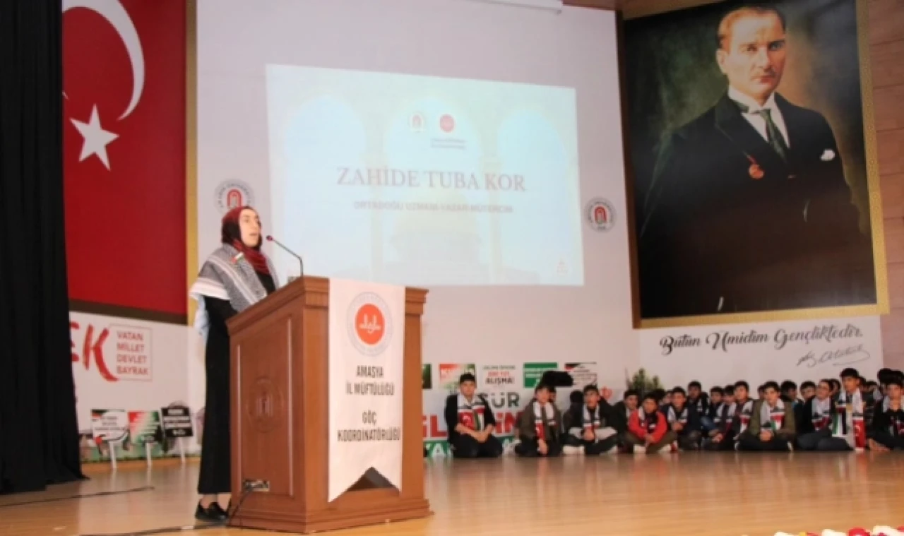 Zahide Tuğba Kor Amasyalı Gençlere Filistin Gerçeğini Anlattı