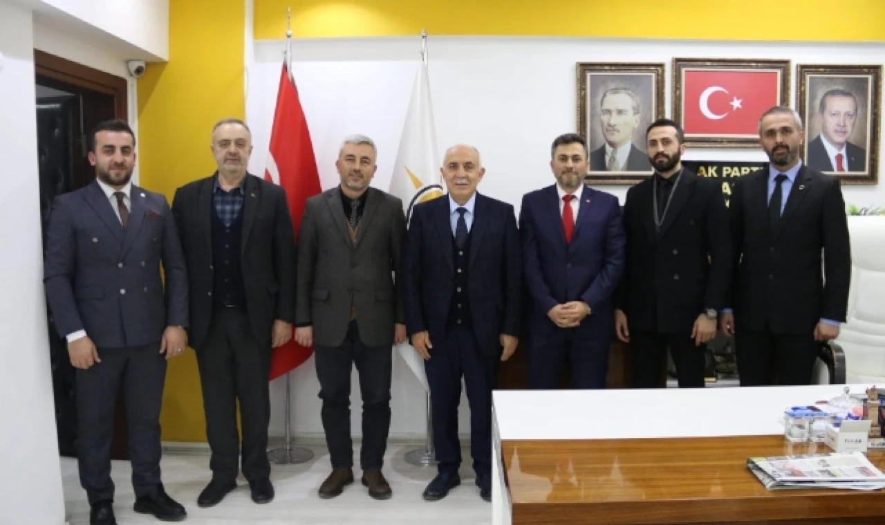 AK Gençlik, Adem Uzun’a emanet
