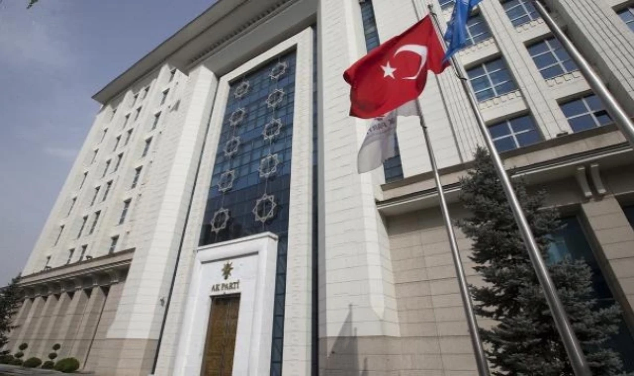 AK Parti aday tanıtım toplantısını iptal etti
