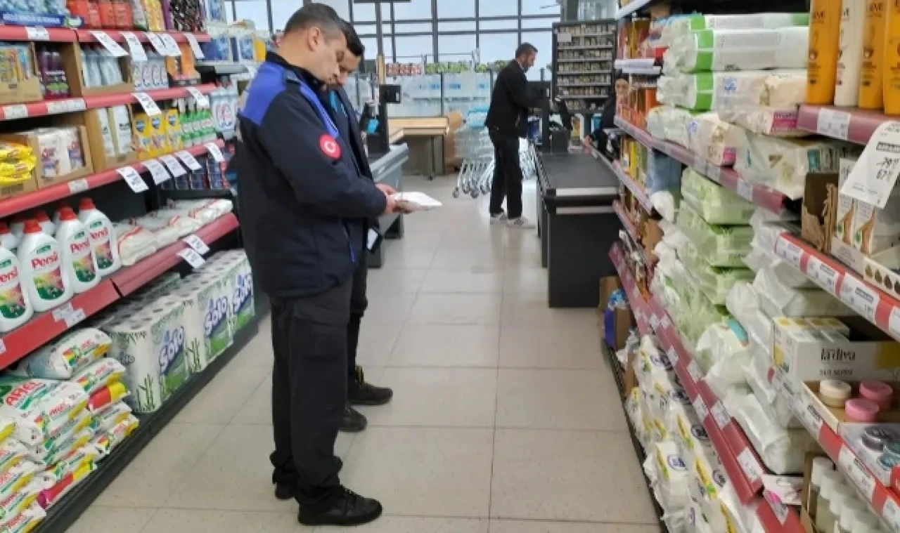 Amasya'da zabıta ekiplerinden market denetimi