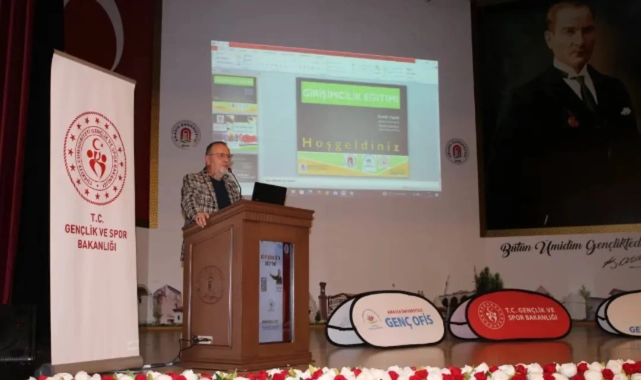 Amasya Üniversitesi Genç Ofisinde girişimcilik eğitimi