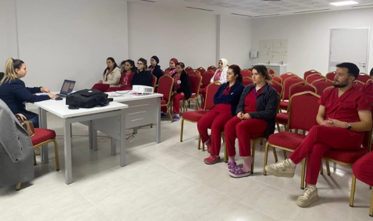 Anne Sütü ve Emzirme Danışmanlığı Uygulayıcı Eğitimi Verildi