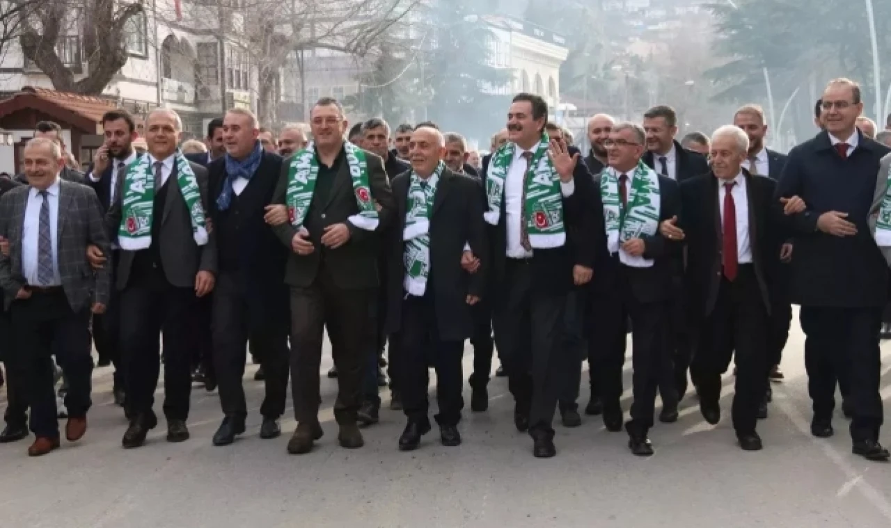 Başkan Adayı Uyanık Amasya’da Coşkuyla Karşılandı