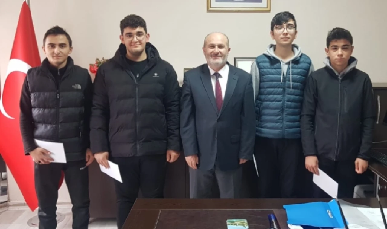 Dereceye Giren Öğrenciler Ödüllendirildi