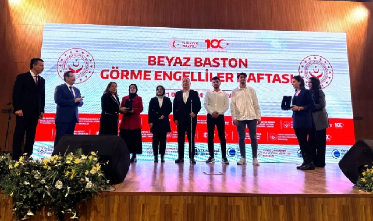Engelli Müslüman Alimler Öğrenci Panel Konferansı Düzenlendi