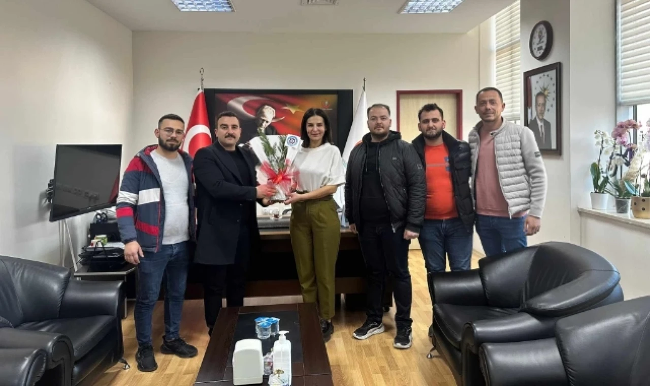 Gençlerden Başhekim Köroğlu'na Hayırlı Olsun Ziyareti