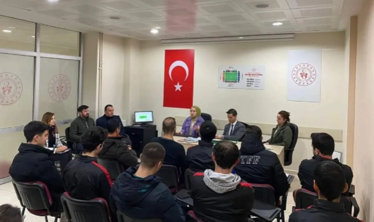 Hakemlere Sigara ve Kumar Bağımlılığı Eğitimi Verildi