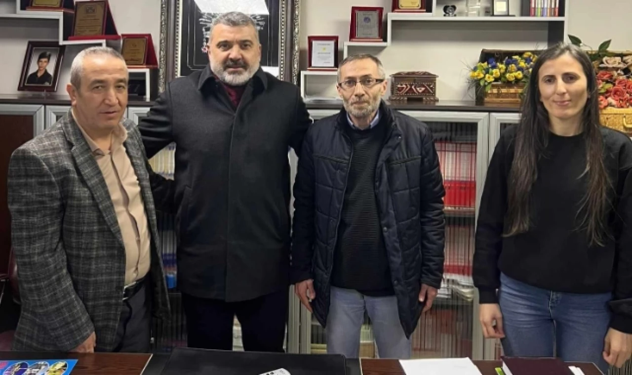 Hökelek: Gününüz Kutlu Olsun