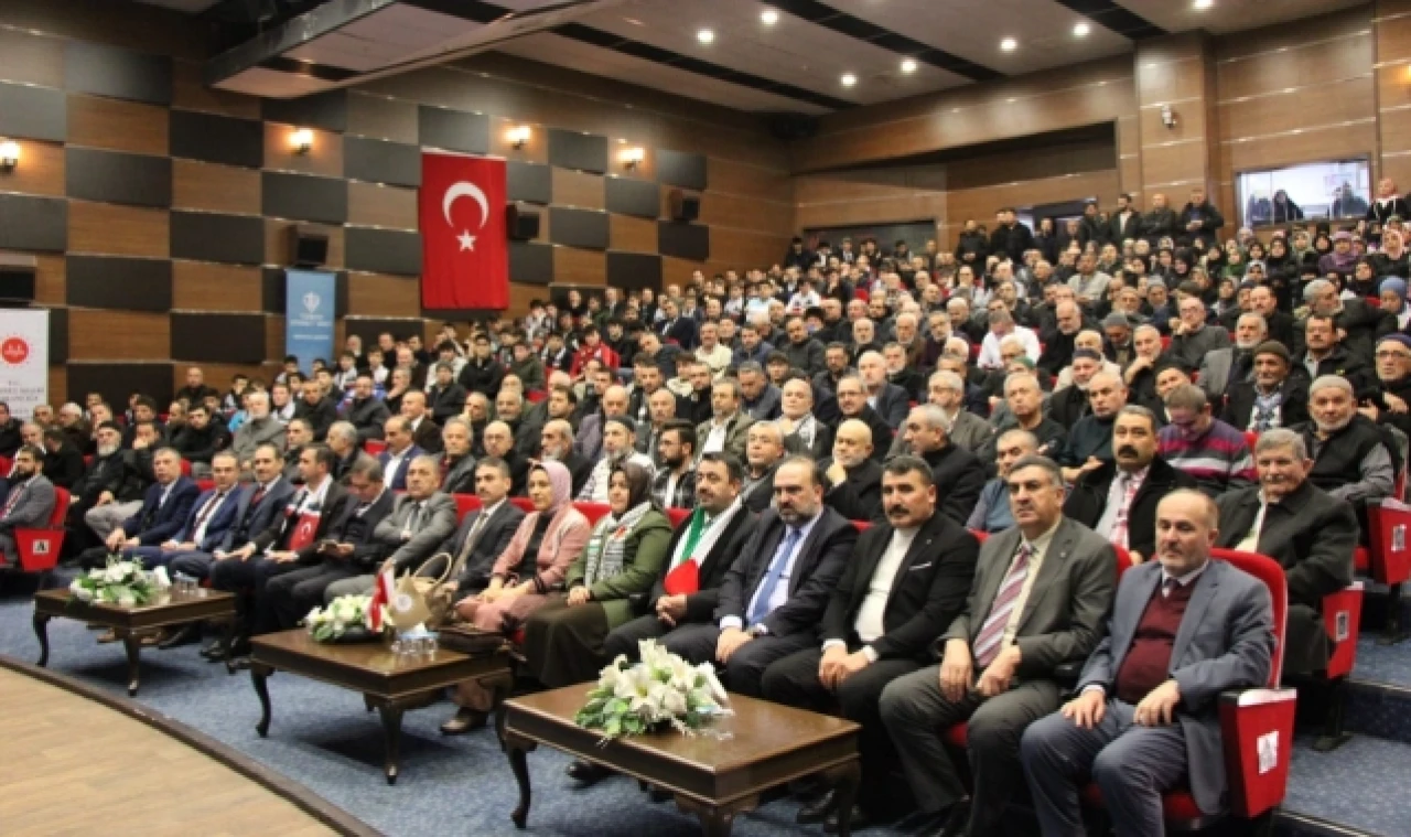 Kudüs ve Mekke'nin Fethi Konulu Konferans Düzenlendi