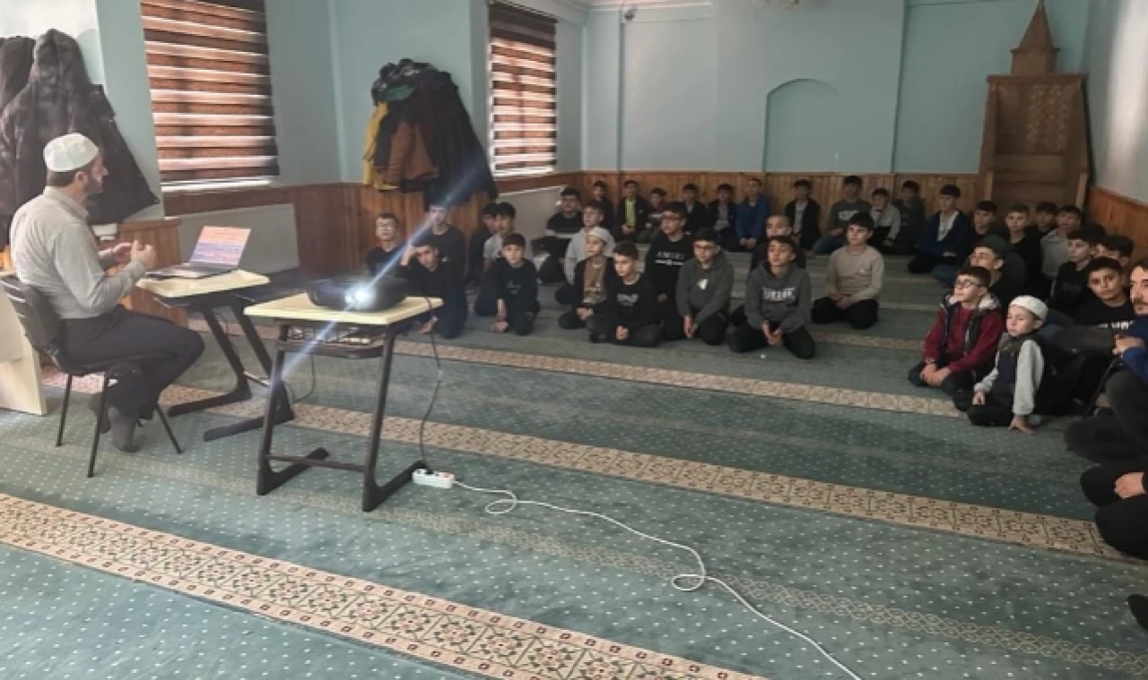 Kur'an Kursu Öğrencilerine Kudüs Bilinci Sunumu Yapıldı