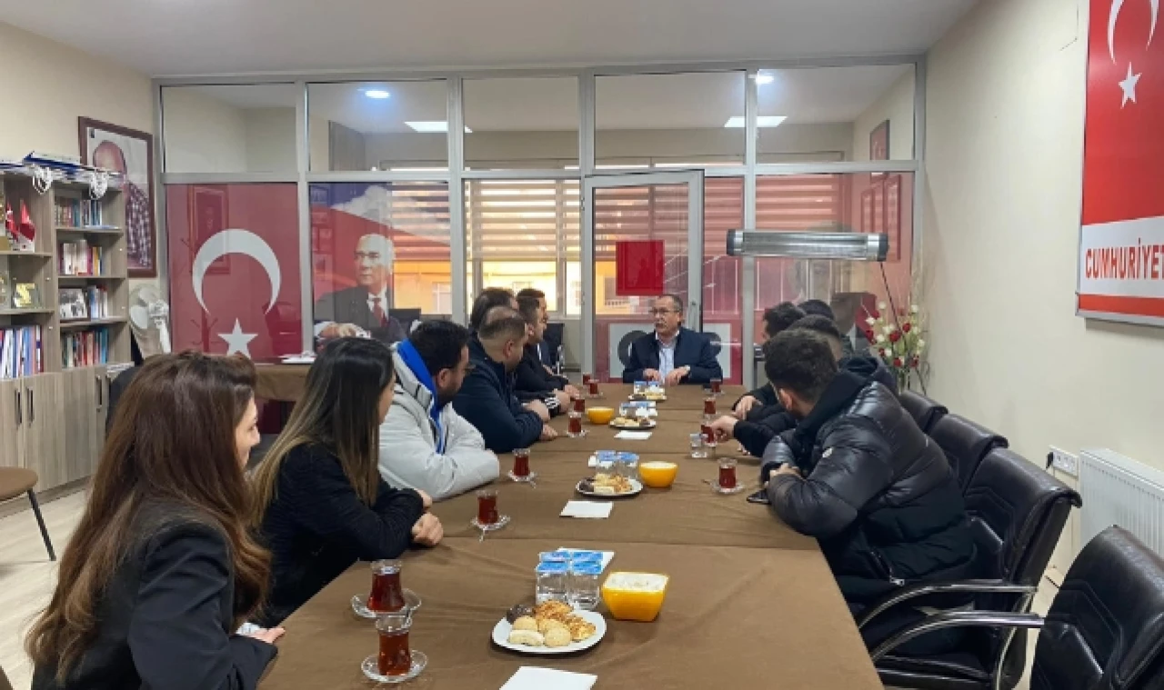 Merzifon Gençleri CHP'yi Ziyaret Etti
