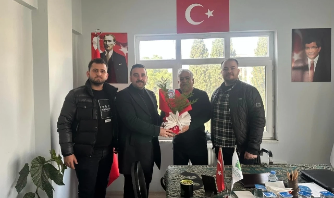 Merzifon Gençleri Gelecek Partisi’ni Ziyaret Etti