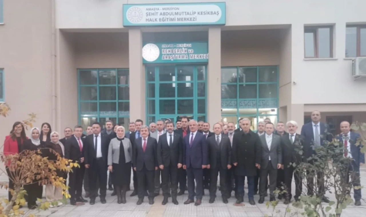 Mete, Merzifon’da Okul Müdürleriyle Yapılan Toplantıya Başkanlık Etti