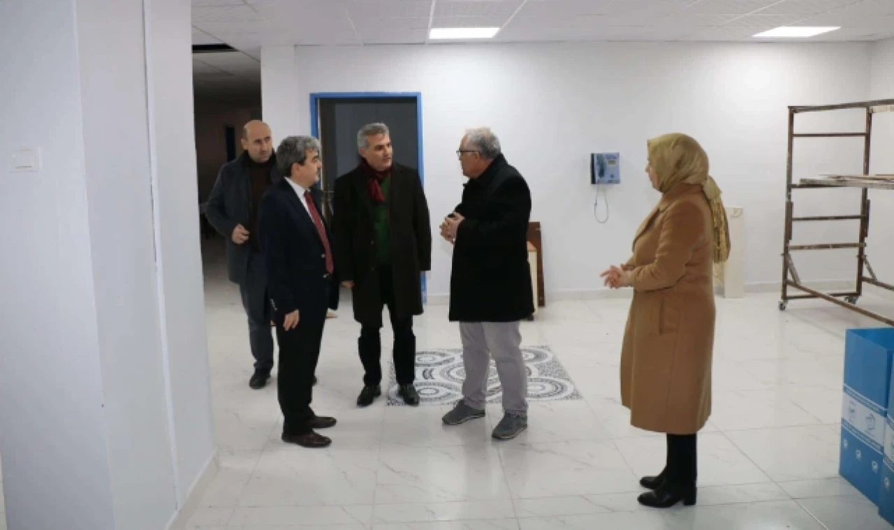 Müdür Türkmen, Fen Lisesi İnşaatında İncelemelerde Bulundu