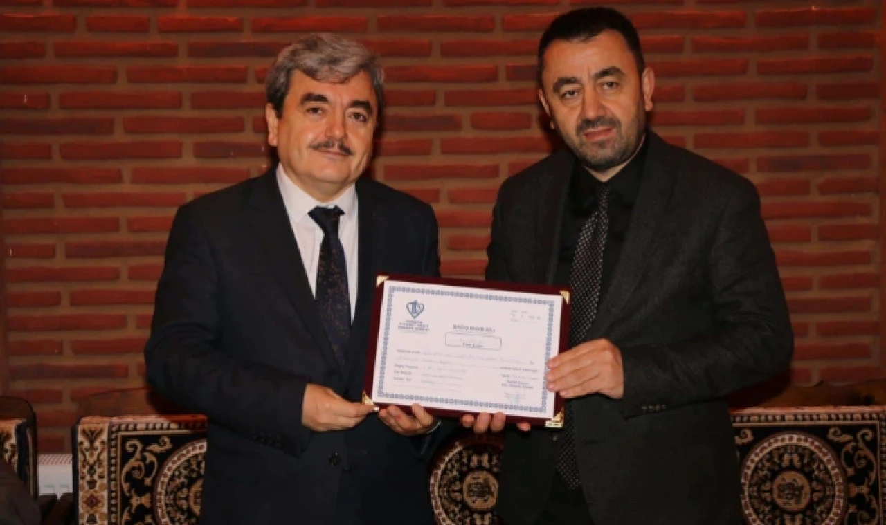 Öğrenciler Filistin İçin Türkiye Diyanet Vakfına Bağış Yaptı