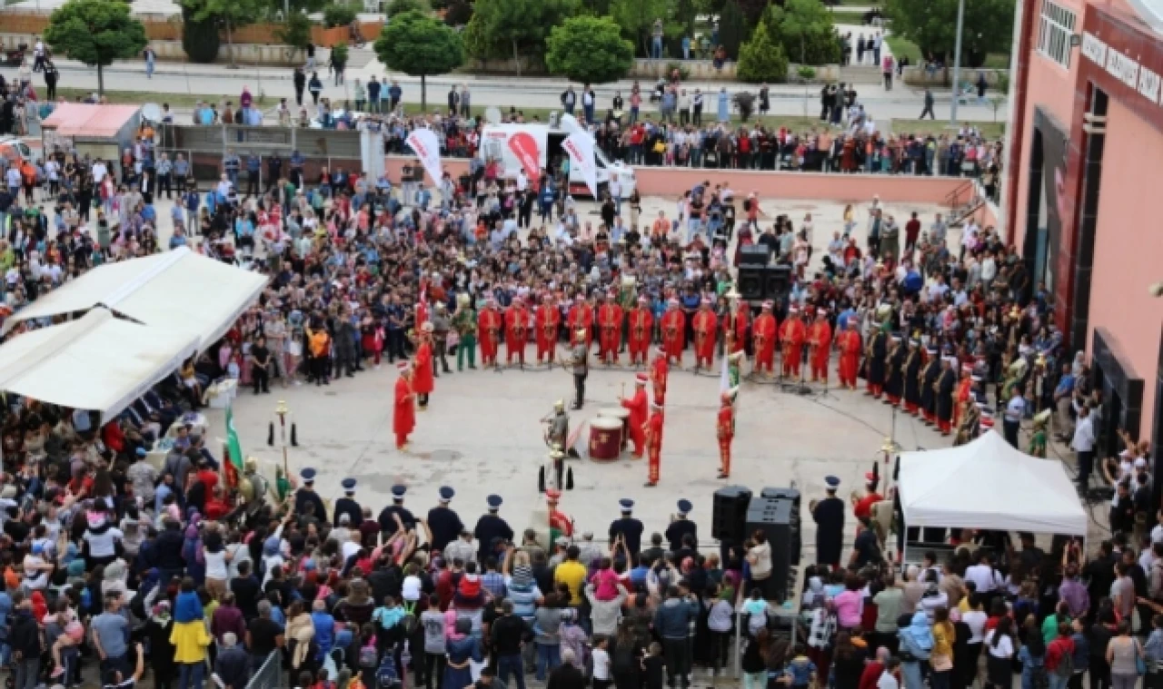 Toplantı, yürüyüş ve miting alanları belirlendi