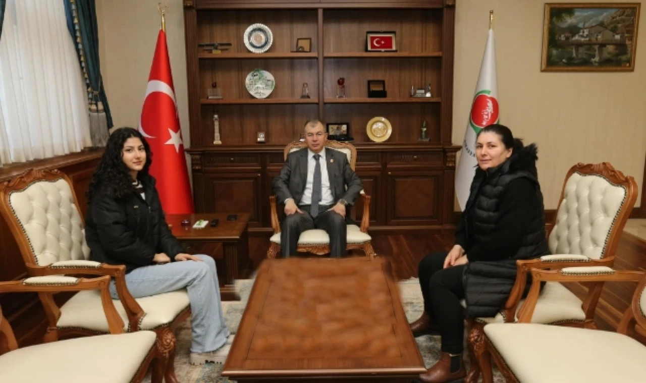 Vali Doruk, Şehit Ailesini Makamında Ağırladı