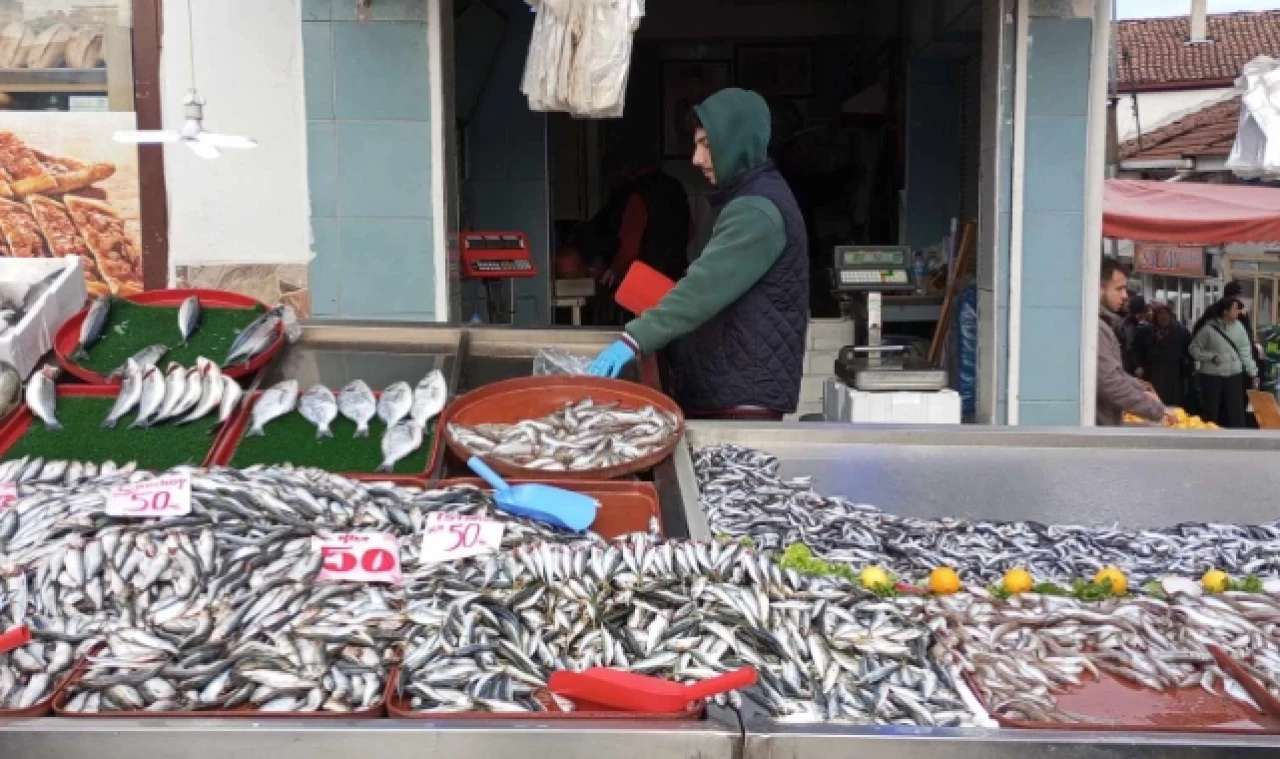 Yeni Yıla Hamsi İndirimli girdi