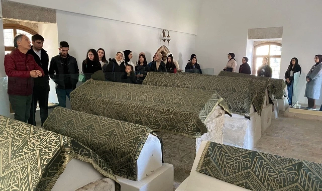 Amasya Tarihine Bir Yolculuk AÜSSAM Gezileri 1 Etkinliği Düzenlendi