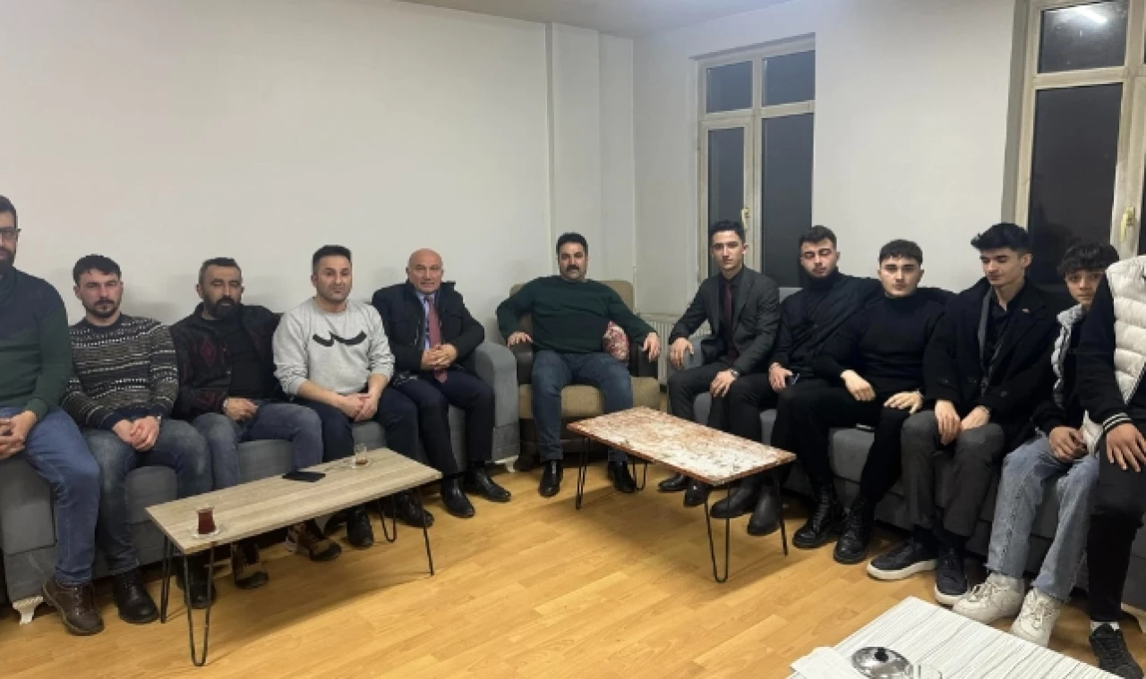 Arslan, Ülkücü Gençlerle buluştu