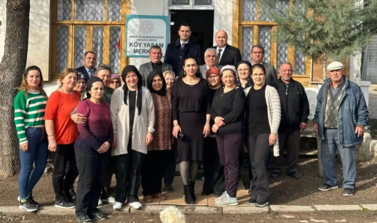 Büyükkaymakcı'dan Kursiyerlere Dikiş Makinesi