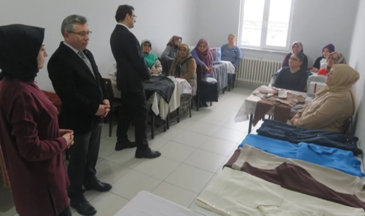 Güldoğan, Kursiyerlerle Bir Araya Geldi