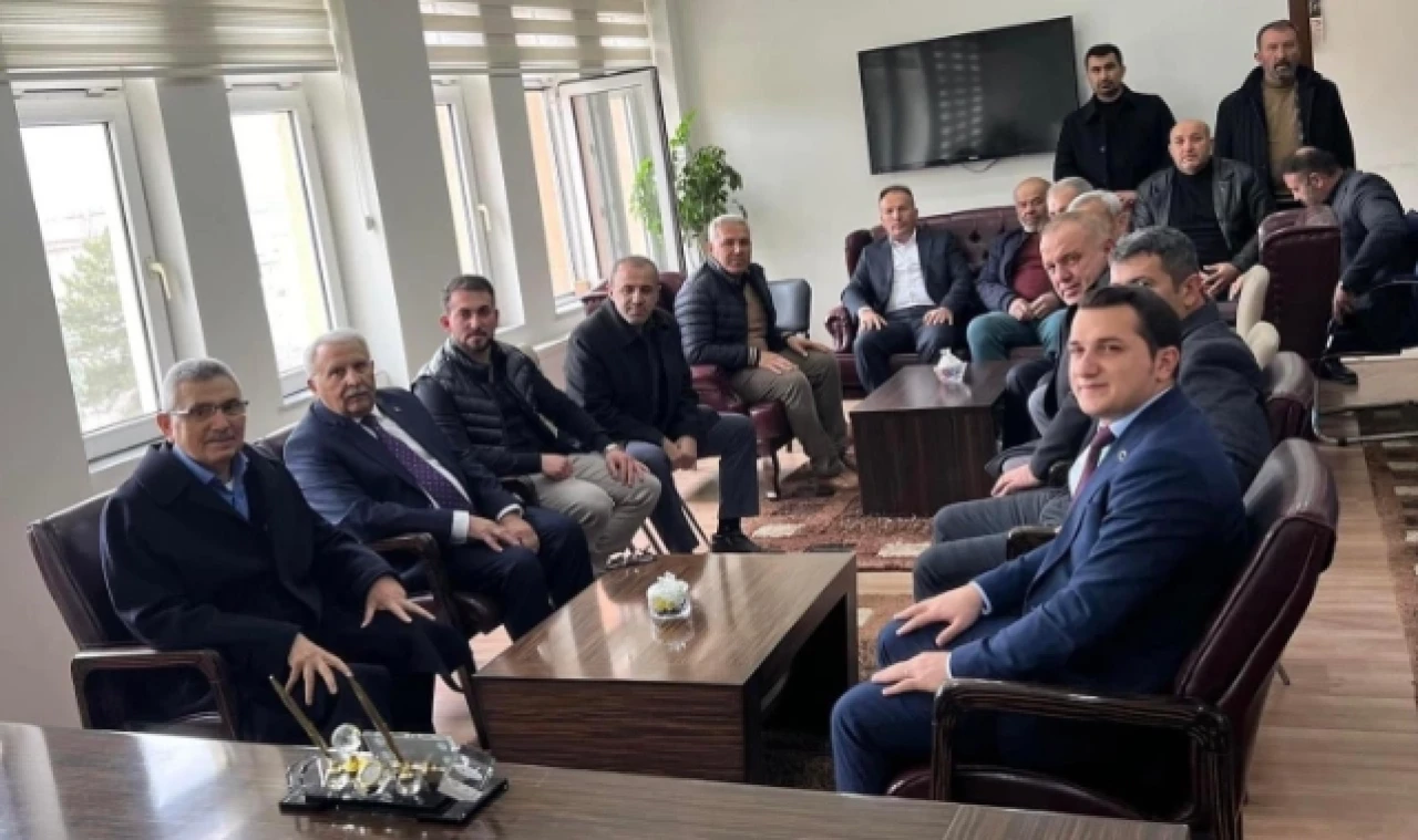 Gülle ve Başkan Adayı Şahin'den Kartal'a Ziyaret