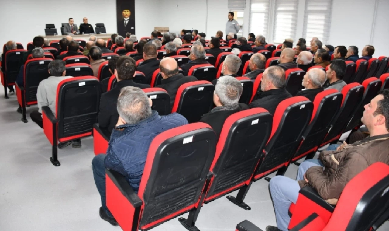 Gümüşhacıköy'de Muhtar Adaylarına Bilgilendirme Toplantısı