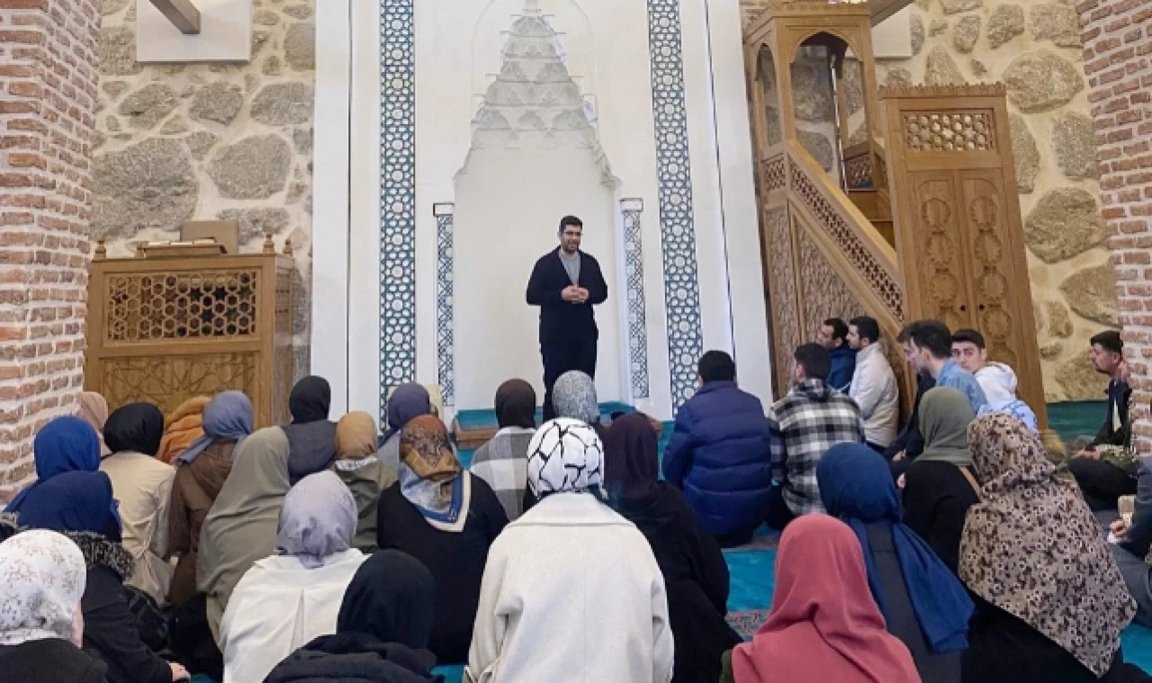 “Hz. Peygamber’in Eğitim ve Öğretim Metodu” Konulu Konferans Düzenlendi