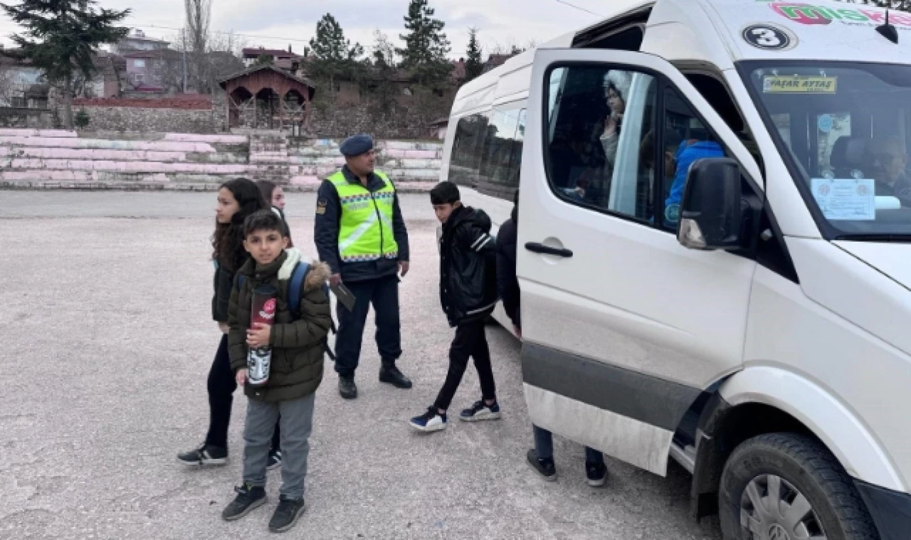 Jandarma Ekipleri 117 Okul Servisini Denetledi