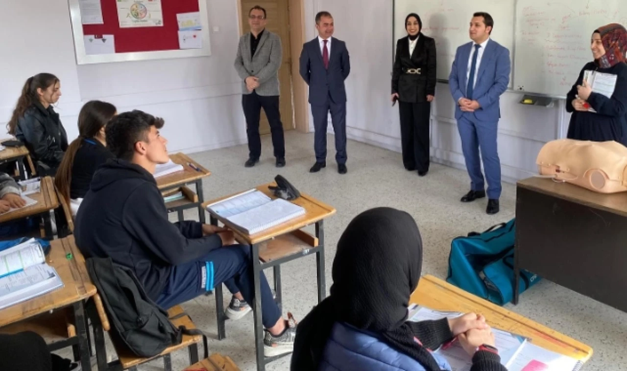 Kartal, Öğrencilerin Durumu Hakkında Bilgi Aldı