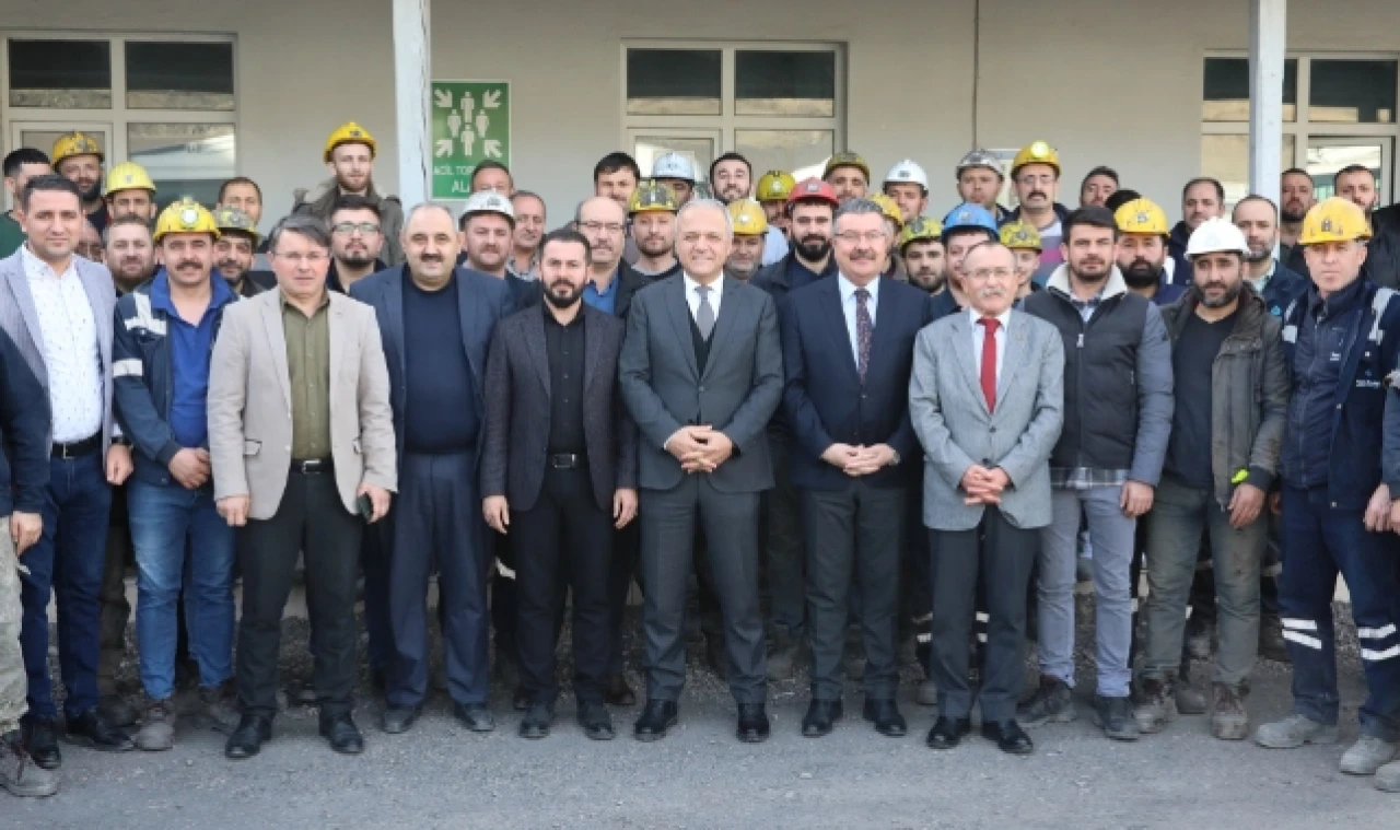 Madencilerle Bir Araya Geldiler