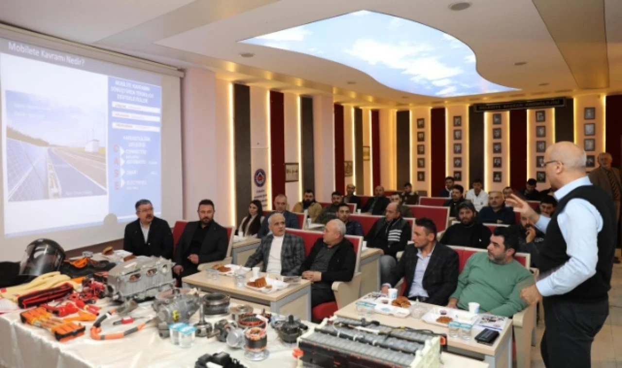 Madeni Eşya Sanatkarları Odası’ndan Üyelerine Eğitim