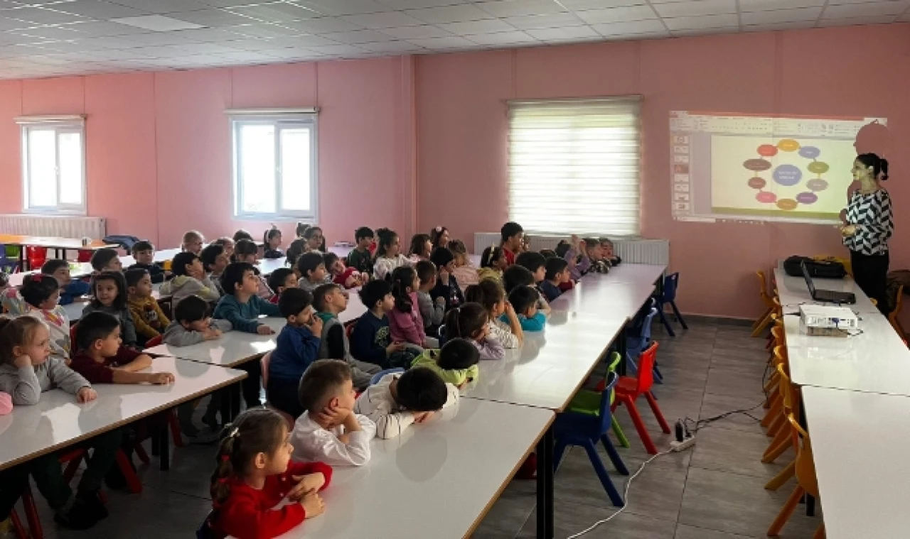 Öğrenciler İklim Değişikliği ve Sıfır Atık Konusunda Bilgilendiriliyor